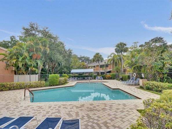 4407 NW 20th St 450, Coconut Creek FL 33066