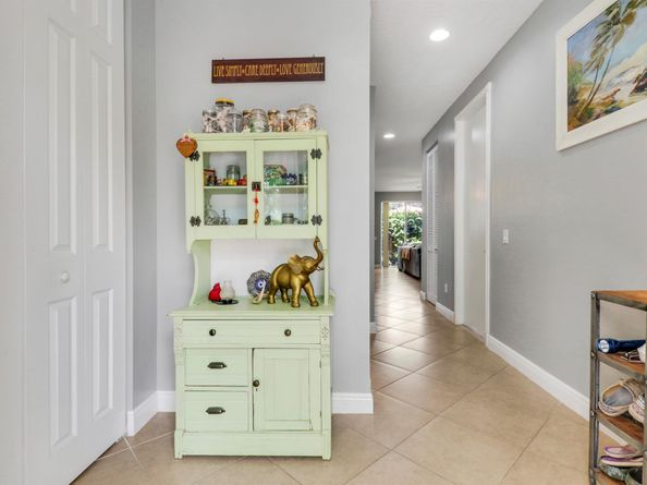 102 Via Emilia, Royal Palm Beach FL 33411