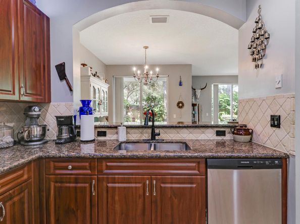 102 Via Emilia, Royal Palm Beach FL 33411