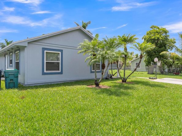 11472 SW 227th Ter, Miami FL 33170