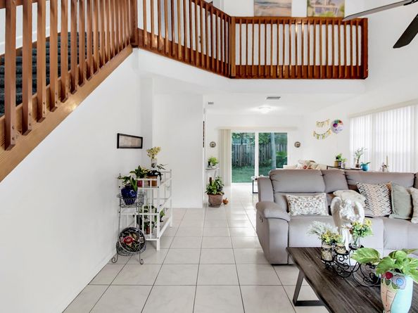 3256 NW 123rd Ter, Sunrise FL 33323