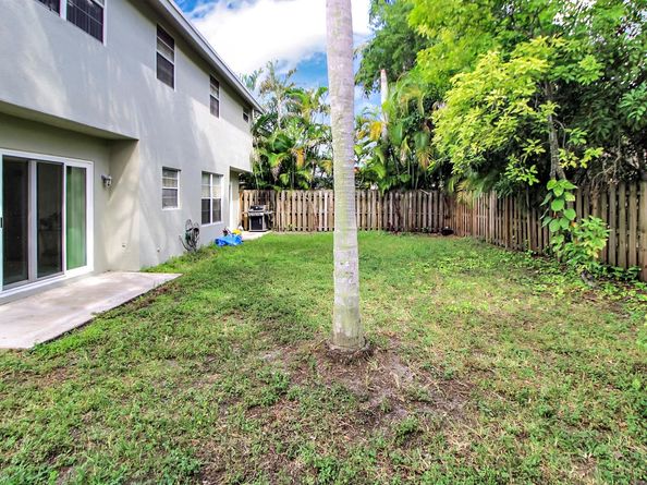 3256 NW 123rd Ter, Sunrise FL 33323