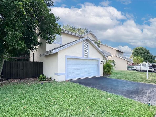 3256 NW 123rd Ter, Sunrise FL 33323
