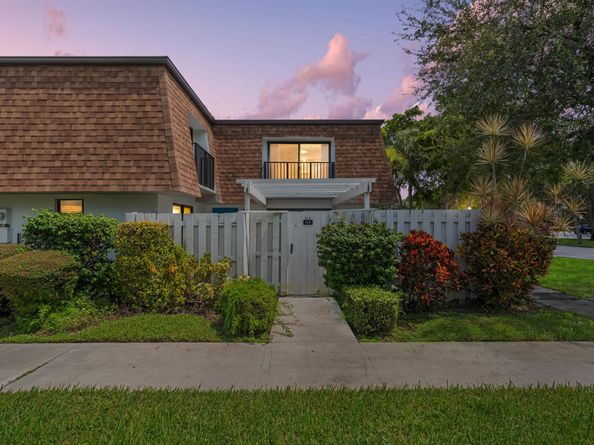 3132 SW 20th Terrace 12c, Delray Beach FL 33445