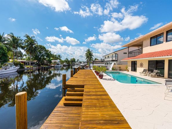 370 SE 13th Ave, Pompano Beach FL 33060