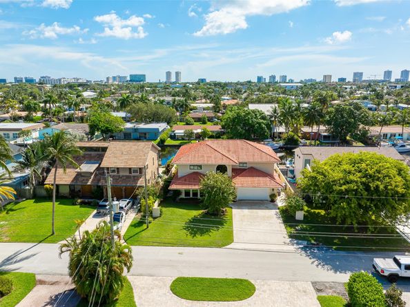370 SE 13th Ave, Pompano Beach FL 33060