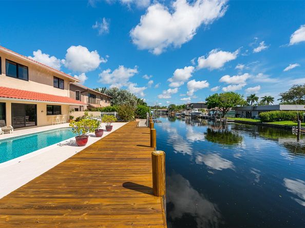 370 SE 13th Ave, Pompano Beach FL 33060