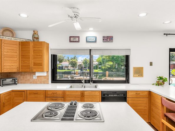 370 SE 13th Ave, Pompano Beach FL 33060
