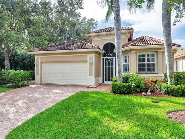 248 Palm Circle, Atlantis FL 33462