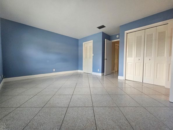 633 Deer Creek Lake Point North Ln, Deerfield Beach FL 33442