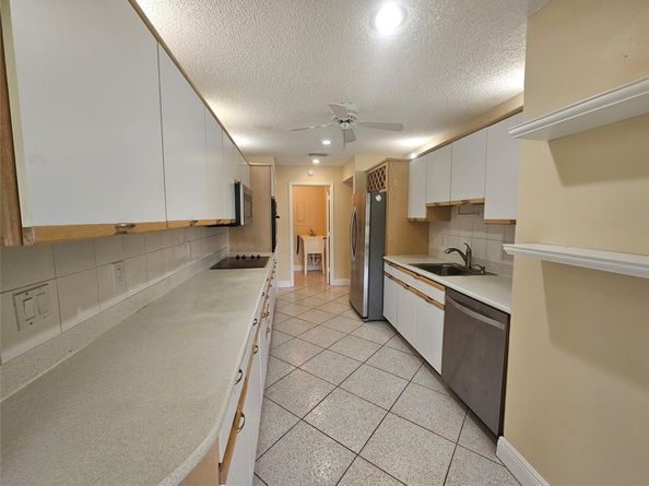 633 Deer Creek Lake Point North Ln, Deerfield Beach FL 33442