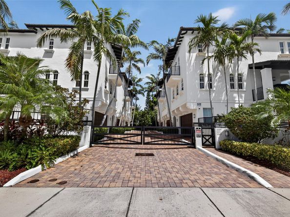3241 NE 13th St, Pompano Beach FL 33062