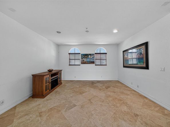 3241 NE 13th St, Pompano Beach FL 33062