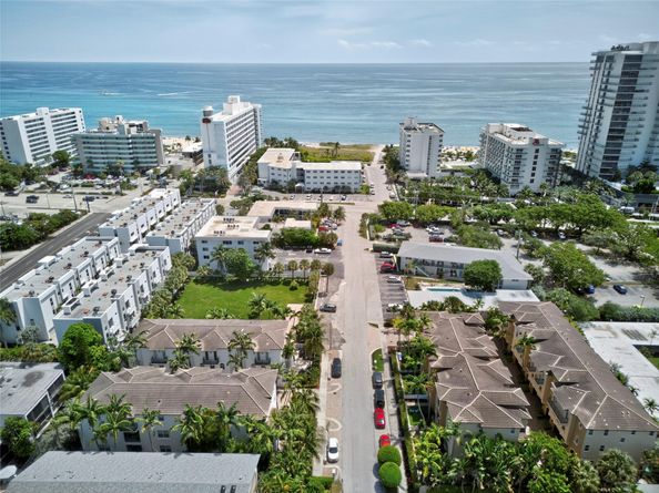 3241 NE 13th St, Pompano Beach FL 33062