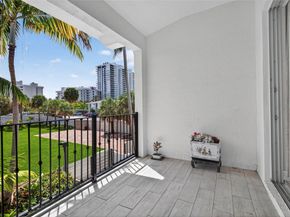3241 NE 13th St, Pompano Beach FL 33062