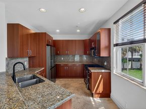 3241 NE 13th St, Pompano Beach FL 33062