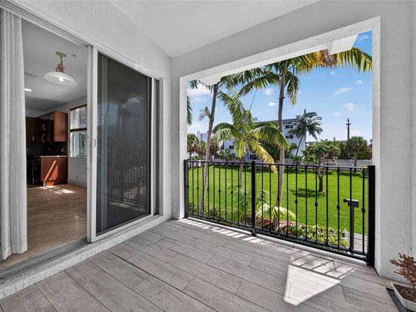 3241 NE 13th St, Pompano Beach FL 33062