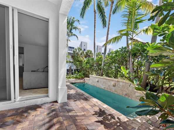 3241 NE 13th St, Pompano Beach FL 33062