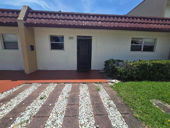 102 Lake Anne Drive, West Palm Beach FL 33411