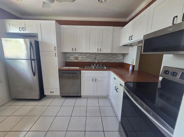 102 Lake Anne Drive, West Palm Beach FL 33411