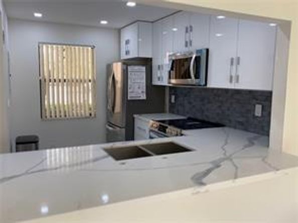 2941 N Nob Hill Rd 112, Sunrise FL 33322
