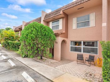 29 Laredo Pl