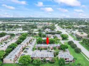 29 Laredo Pl 29, Davie FL 33324
