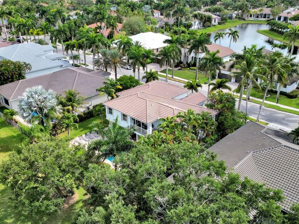 2527 Montclaire Cir, Weston FL 33327