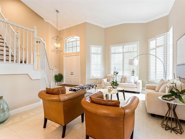2527 Montclaire Cir, Weston FL 33327