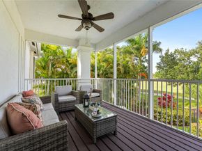 2527 Montclaire Cir, Weston FL 33327