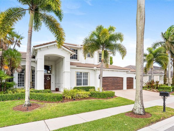 2527 Montclaire Cir, Weston FL 33327