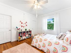 2527 Montclaire Cir, Weston FL 33327