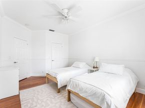 2527 Montclaire Cir, Weston FL 33327