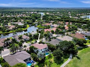 2527 Montclaire Cir, Weston FL 33327