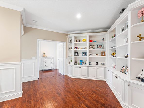 2527 Montclaire Cir, Weston FL 33327