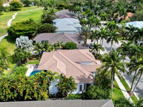 2527 Montclaire Cir, Weston FL 33327