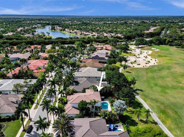 2527 Montclaire Cir, Weston FL 33327