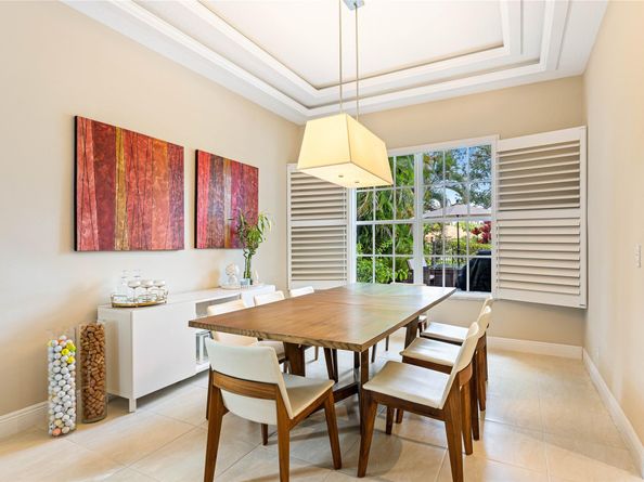 2527 Montclaire Cir, Weston FL 33327