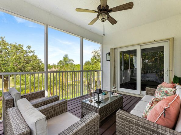 2527 Montclaire Cir, Weston FL 33327