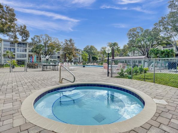 2990 NW 46th Ave 115A, Lauderdale Lakes FL 33313