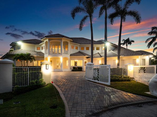 978 Dogwood Drive, Delray Beach FL 33483