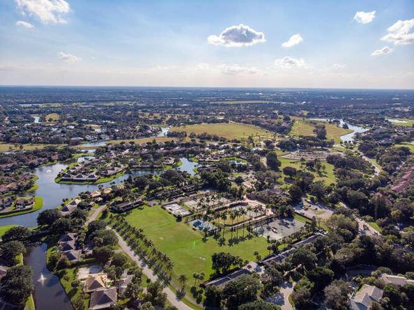 11792 Wimbledon Circle, Wellington FL 33414