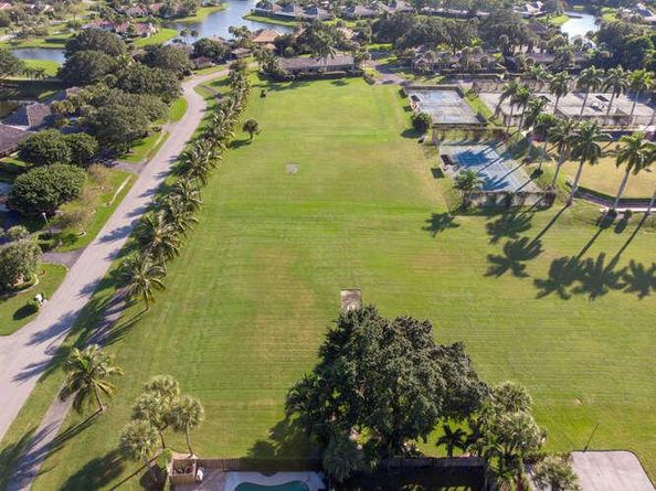11792 Wimbledon Circle, Wellington FL 33414