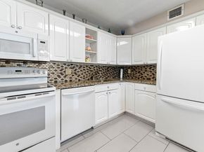 113 Wellington D, West Palm Beach FL 33417