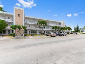 113 Wellington D, West Palm Beach FL 33417