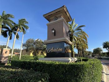 10400 SW 24th Ct