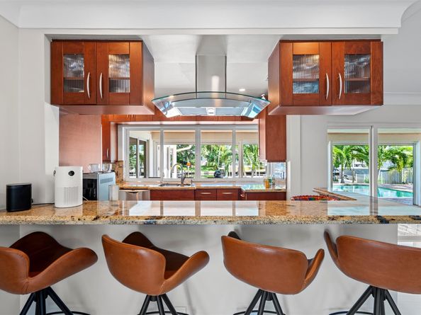 4000 NE 24th Ave, Lighthouse Point FL 33064