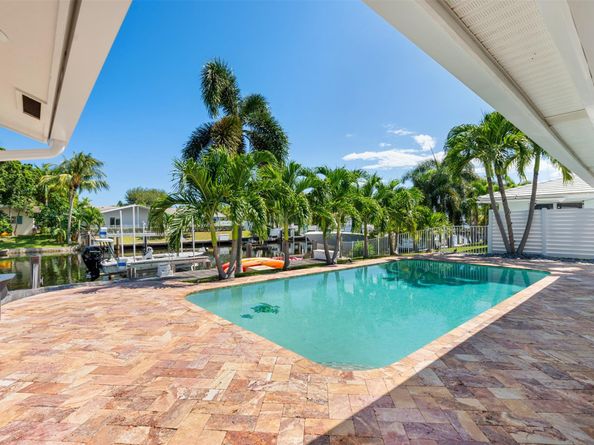 4000 NE 24th Ave, Lighthouse Point FL 33064