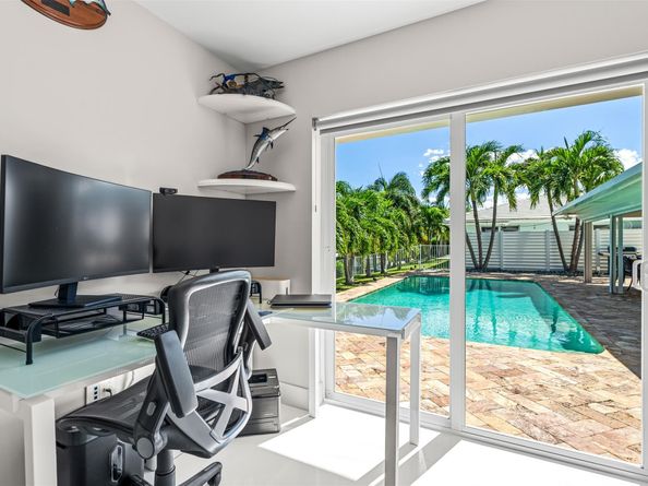 4000 NE 24th Ave, Lighthouse Point FL 33064