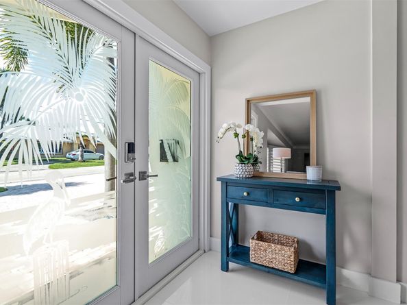 4000 NE 24th Ave, Lighthouse Point FL 33064